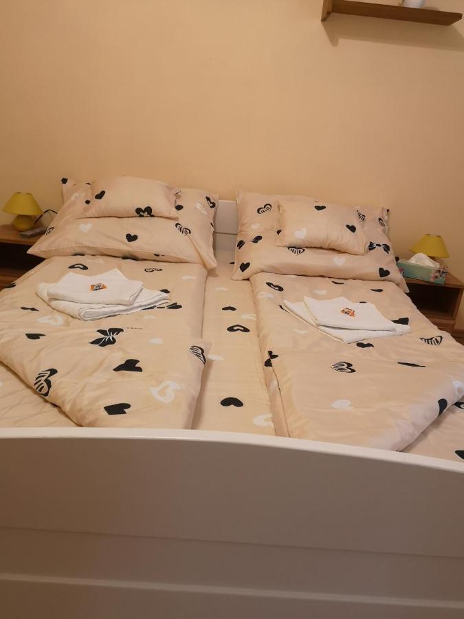 Natasa Apartman Oroshaza Exterior photo
